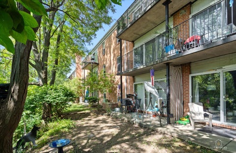 Tiny photo for 5101 Carriageway Drive #205, Rolling Meadows, IL 60008 (MLS # 12726683)