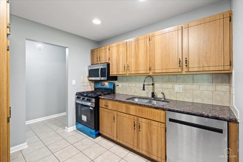 Tiny photo for 5101 Carriageway Drive #205, Rolling Meadows, IL 60008 (MLS # 12726683)