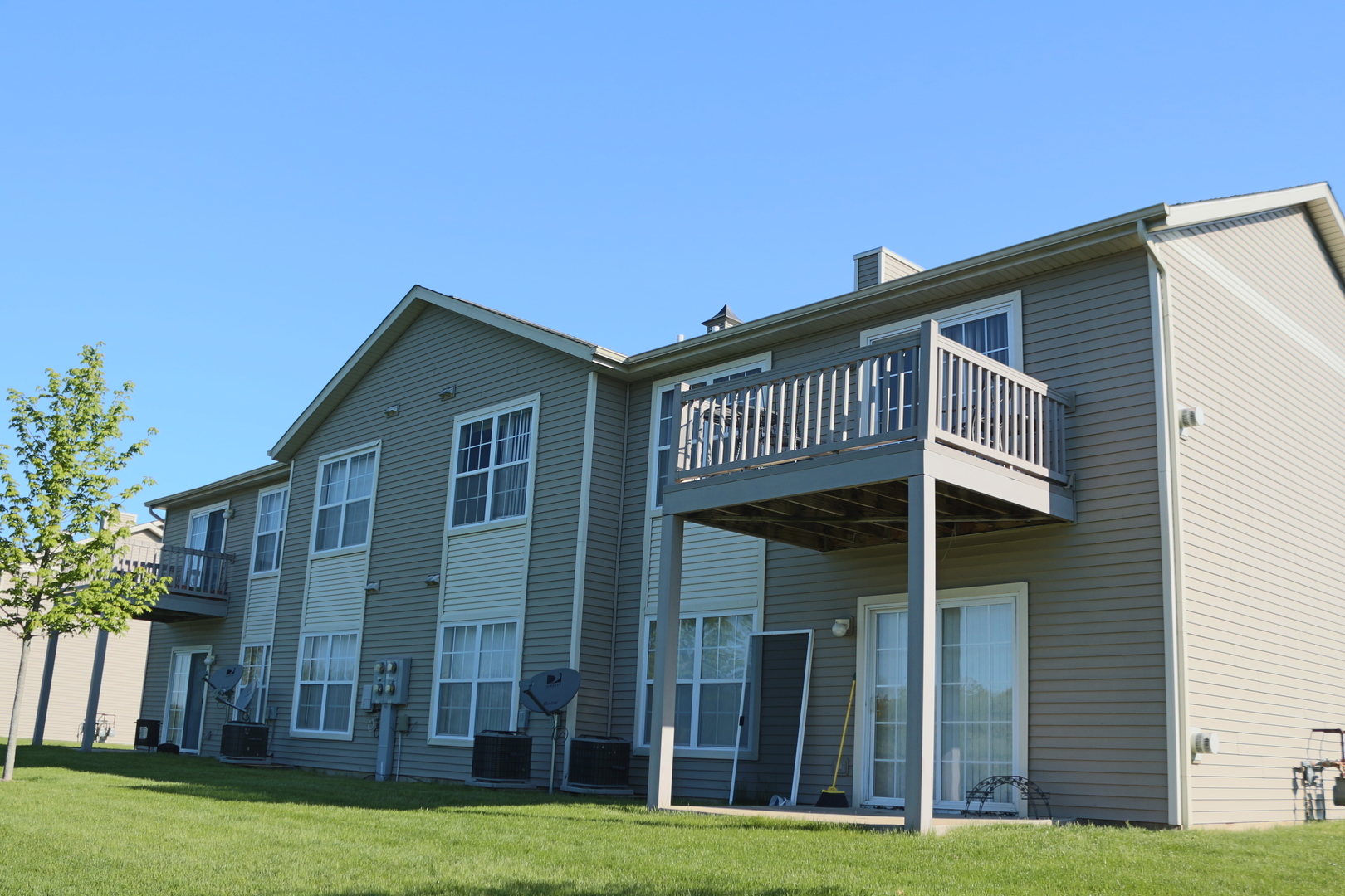 906 Kelly Lane 0