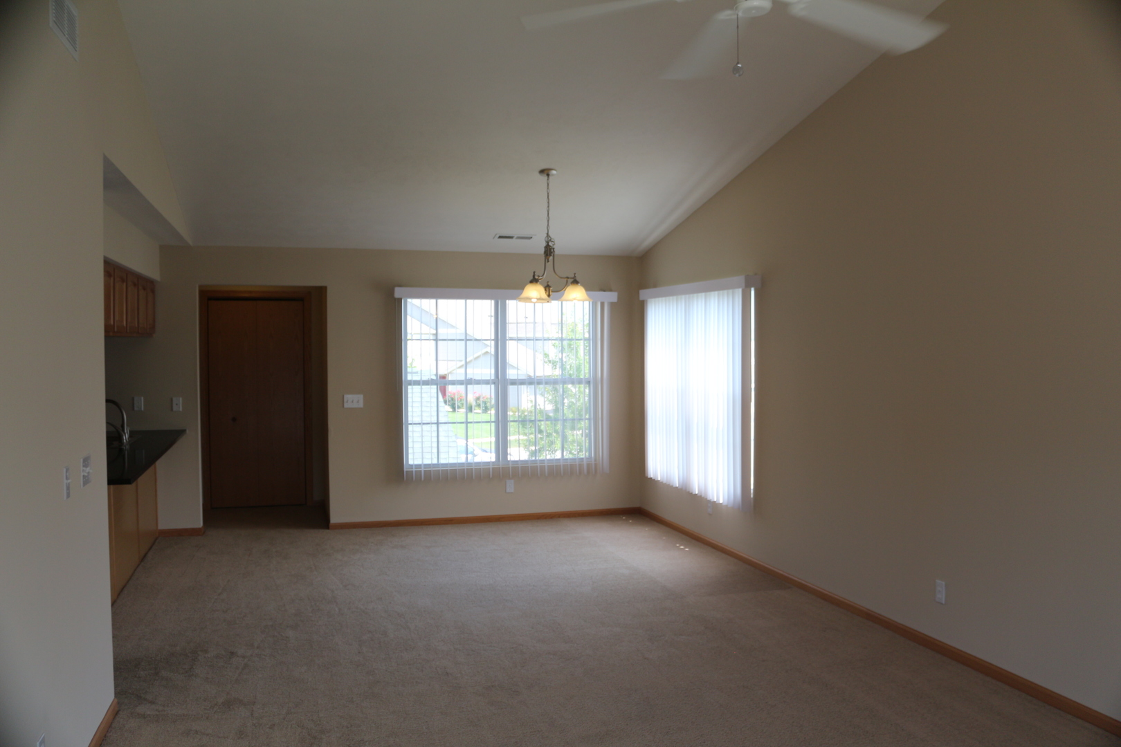 906 Kelly Lane 0