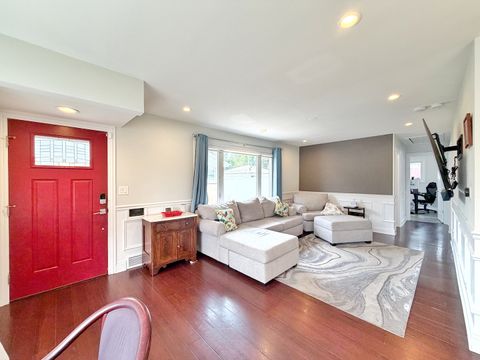 Tiny photo for 311 S Main Street, Mount Prospect, IL 60056 (MLS # 12536408)