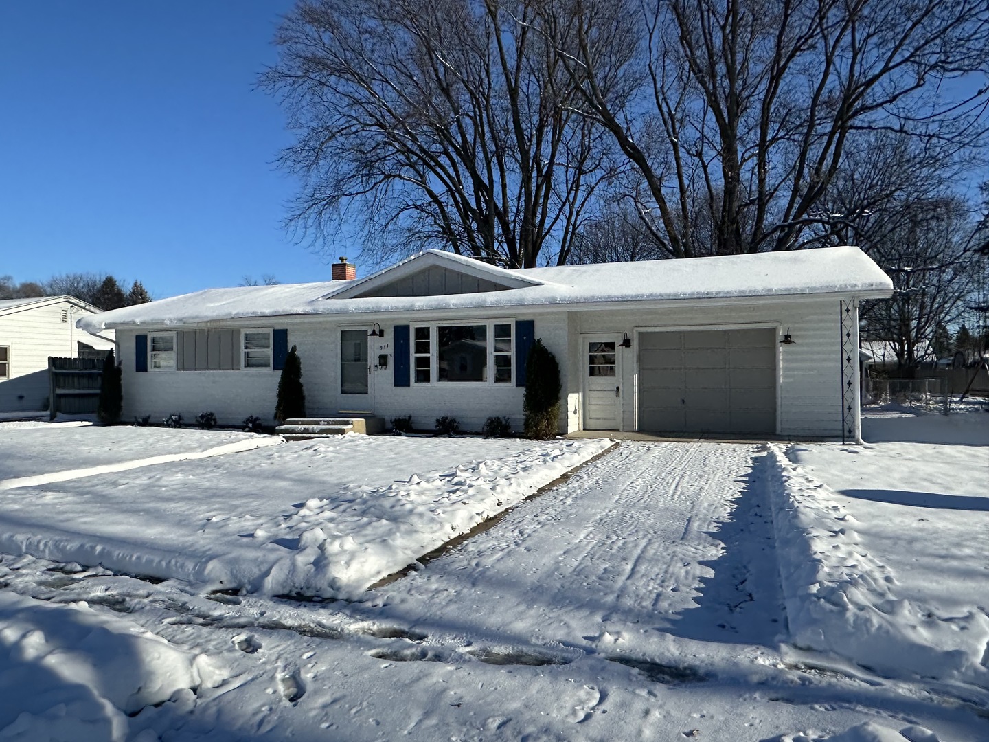 Belvidere, Illinois 61008, United States, 3 Bedrooms Bedrooms, ,2 BathroomsBathrooms,Residential,Contingent,251544