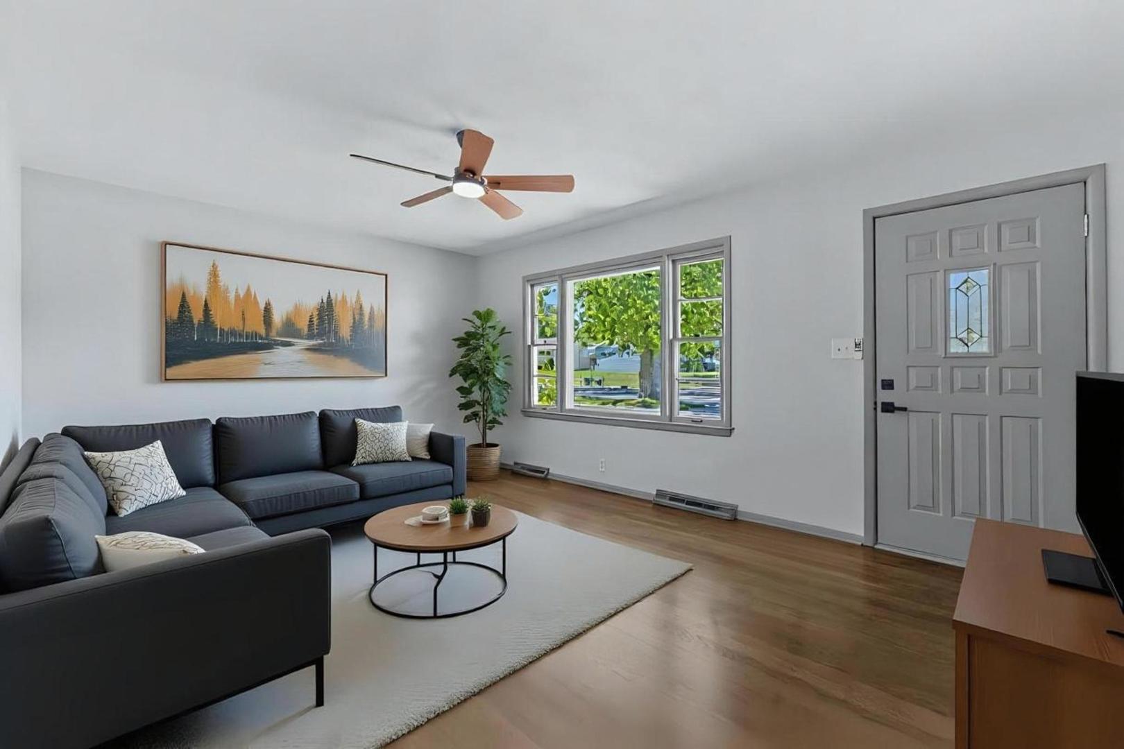 Belvidere, Illinois 61008, United States, 3 Bedrooms Bedrooms, ,2 BathroomsBathrooms,Residential,Contingent,251544