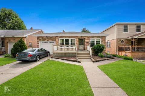 Photo of 10016 S Clifton Park Avenue, Evergreen Park, IL 60805 (MLS # 12719079)