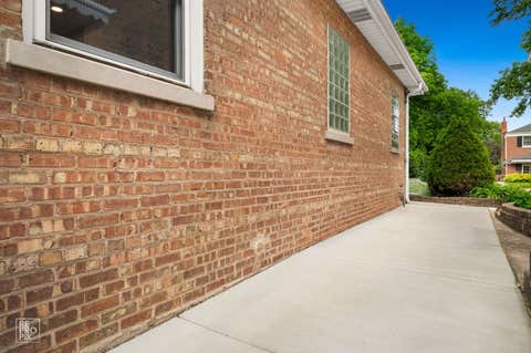 Tiny photo for 10016 S Clifton Park Avenue, Evergreen Park, IL 60805 (MLS # 12719079)