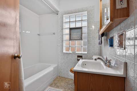 Tiny photo for 10016 S Clifton Park Avenue, Evergreen Park, IL 60805 (MLS # 12719079)