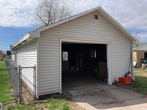 Tiny photo for 2611 Chestnut St St, Quincy, IL 62301 (MLS # 12613729)