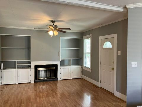 Tiny photo for 2611 Chestnut St St, Quincy, IL 62301 (MLS # 12613729)