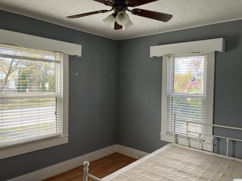 Tiny photo for 2611 Chestnut St St, Quincy, IL 62301 (MLS # 12613729)