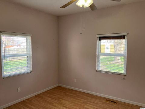 Tiny photo for 2611 Chestnut St St, Quincy, IL 62301 (MLS # 12613729)