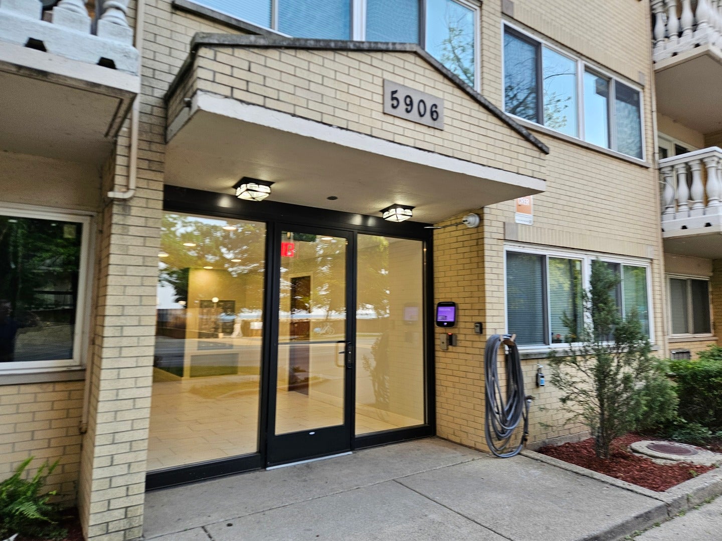 5906 N Sheridan Road 3C