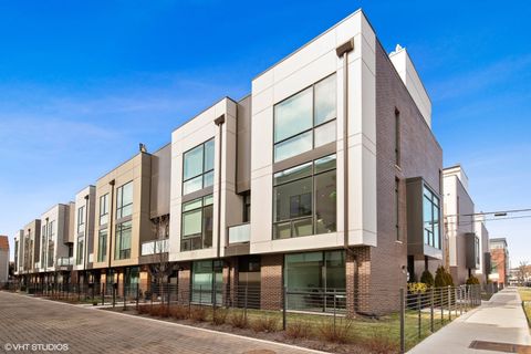 1904 N Campbell Avenue A Chicago IL 60647