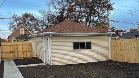 Tiny photo for 4830 W Kamerling Avenue, Chicago, IL 60651 (MLS # 12536110)