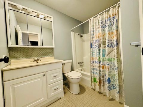 Tiny photo for 725 Old Orchard Drive, Benton, IL 62812 (MLS # 12579714)