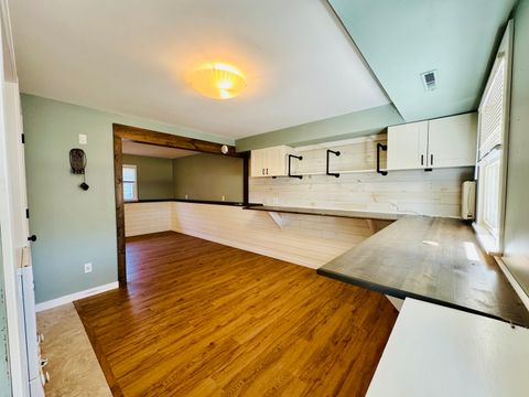 Tiny photo for 725 Old Orchard Drive, Benton, IL 62812 (MLS # 12579714)