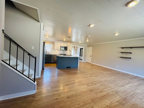 Tiny photo for 725 Old Orchard Drive, Benton, IL 62812 (MLS # 12579714)