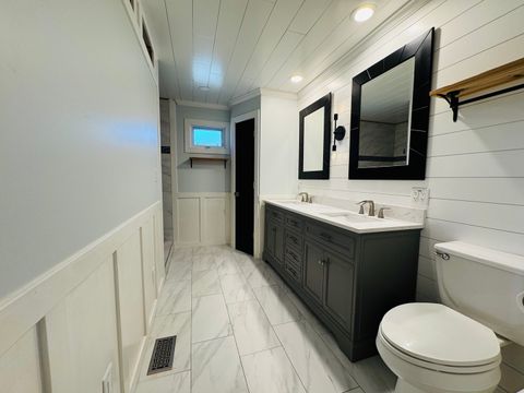 Tiny photo for 725 Old Orchard Drive, Benton, IL 62812 (MLS # 12579714)