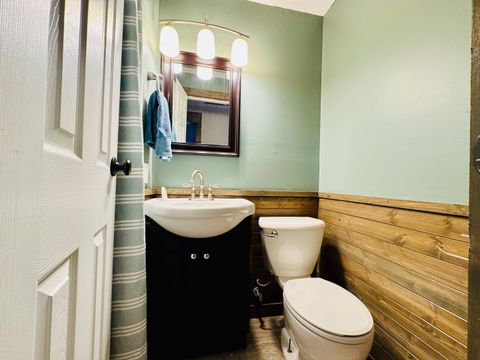 Tiny photo for 725 Old Orchard Drive, Benton, IL 62812 (MLS # 12579714)