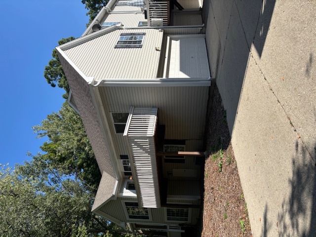 301 W Treehouse Lane 301