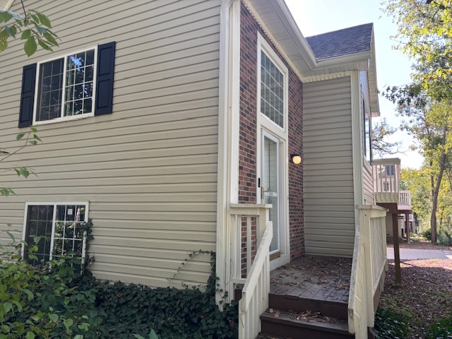 301 W Treehouse Lane 301