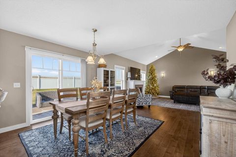 Tiny photo for 6326 Lillie Avenue, Davenport, IA 52806 (MLS # 100000413)