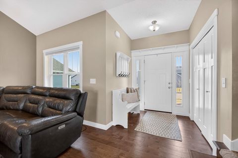 Tiny photo for 6326 Lillie Avenue, Davenport, IA 52806 (MLS # 100000413)