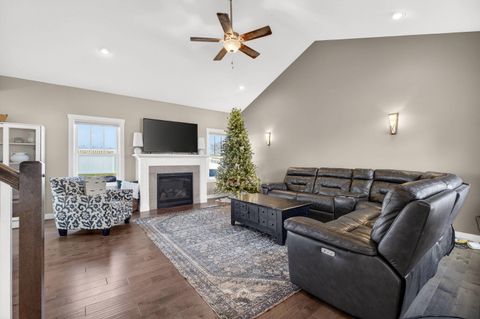 Tiny photo for 6326 Lillie Avenue, Davenport, IA 52806 (MLS # 100000413)