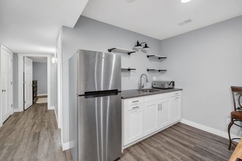 Tiny photo for 6326 Lillie Avenue, Davenport, IA 52806 (MLS # 100000413)