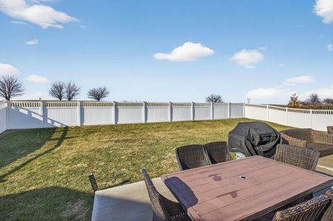 Tiny photo for 6326 Lillie Avenue, Davenport, IA 52806 (MLS # 100000413)