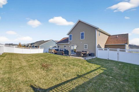 Tiny photo for 6326 Lillie Avenue, Davenport, IA 52806 (MLS # 100000413)