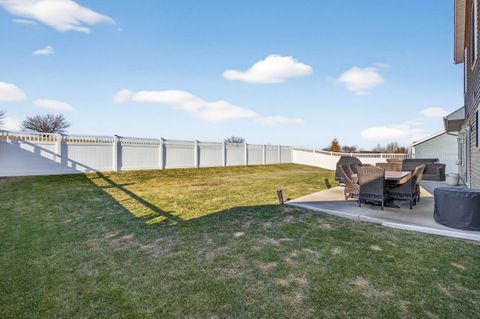 Tiny photo for 6326 Lillie Avenue, Davenport, IA 52806 (MLS # 100000413)