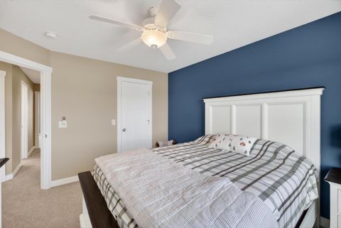 Tiny photo for 6326 Lillie Avenue, Davenport, IA 52806 (MLS # 100000413)