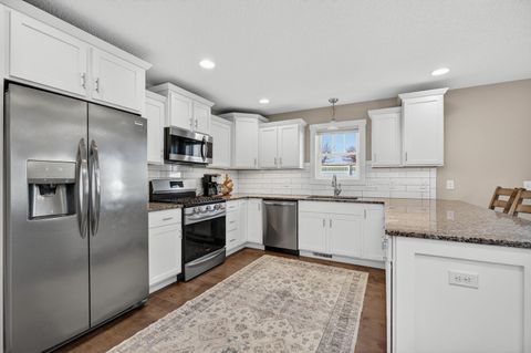 Tiny photo for 6326 Lillie Avenue, Davenport, IA 52806 (MLS # 100000413)