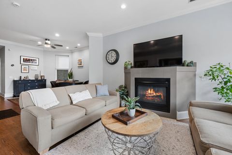 Tiny photo for 3745 N WILTON Avenue #2, Chicago, IL 60613 (MLS # 12610194)