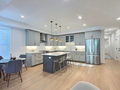 Tiny photo for 847 W Ainslie Street #2W, Chicago, IL 60640 (MLS # 12500062)