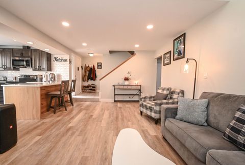 Tiny photo for 598 Dunham Road, Gurnee, IL 60031 (MLS # 12575410)