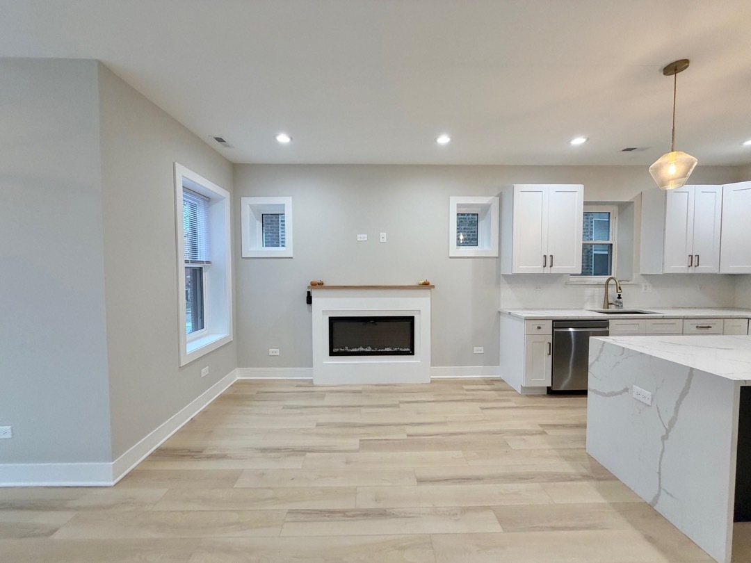 4908 N Rockwell Street 2