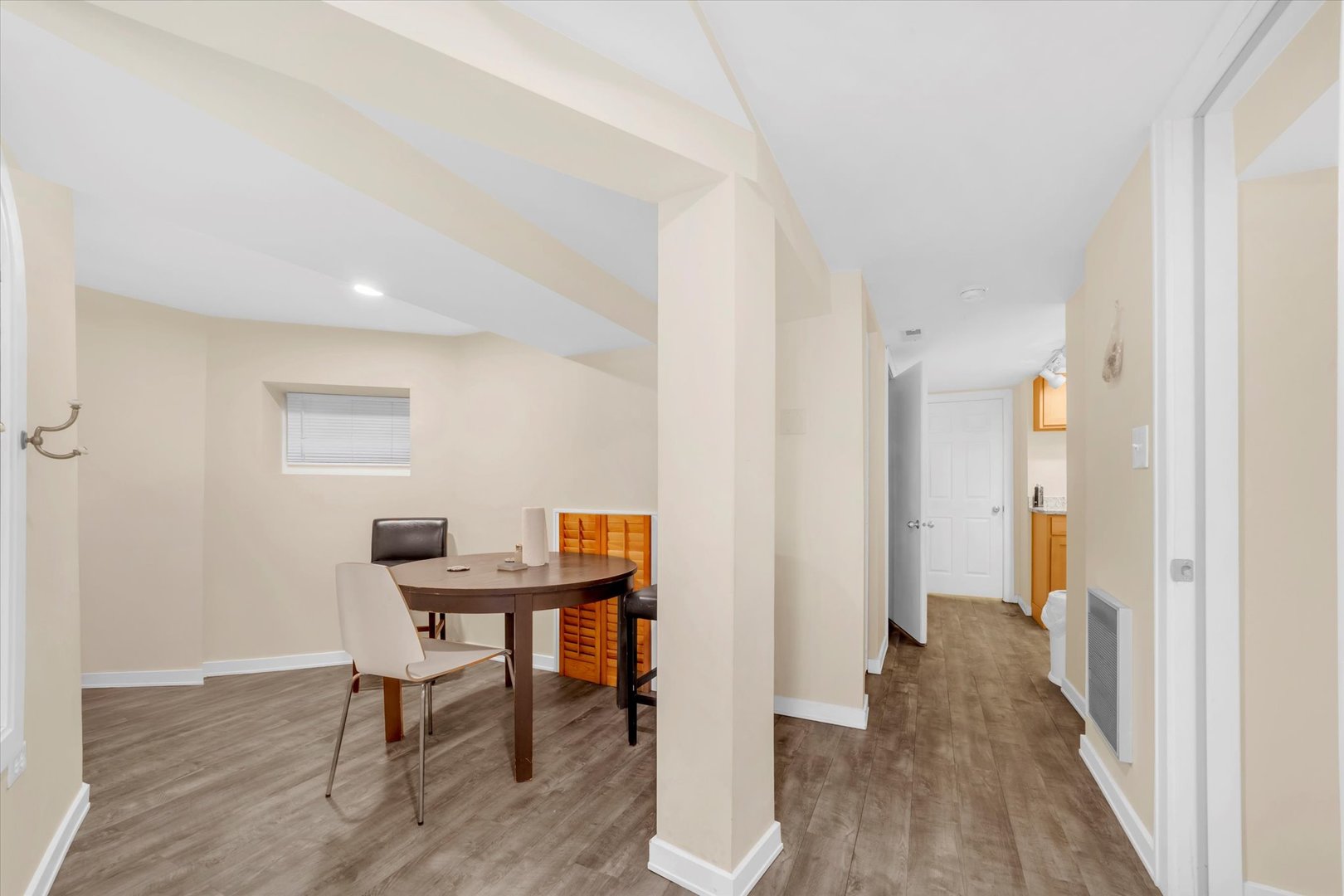 2212 W Iowa Street G