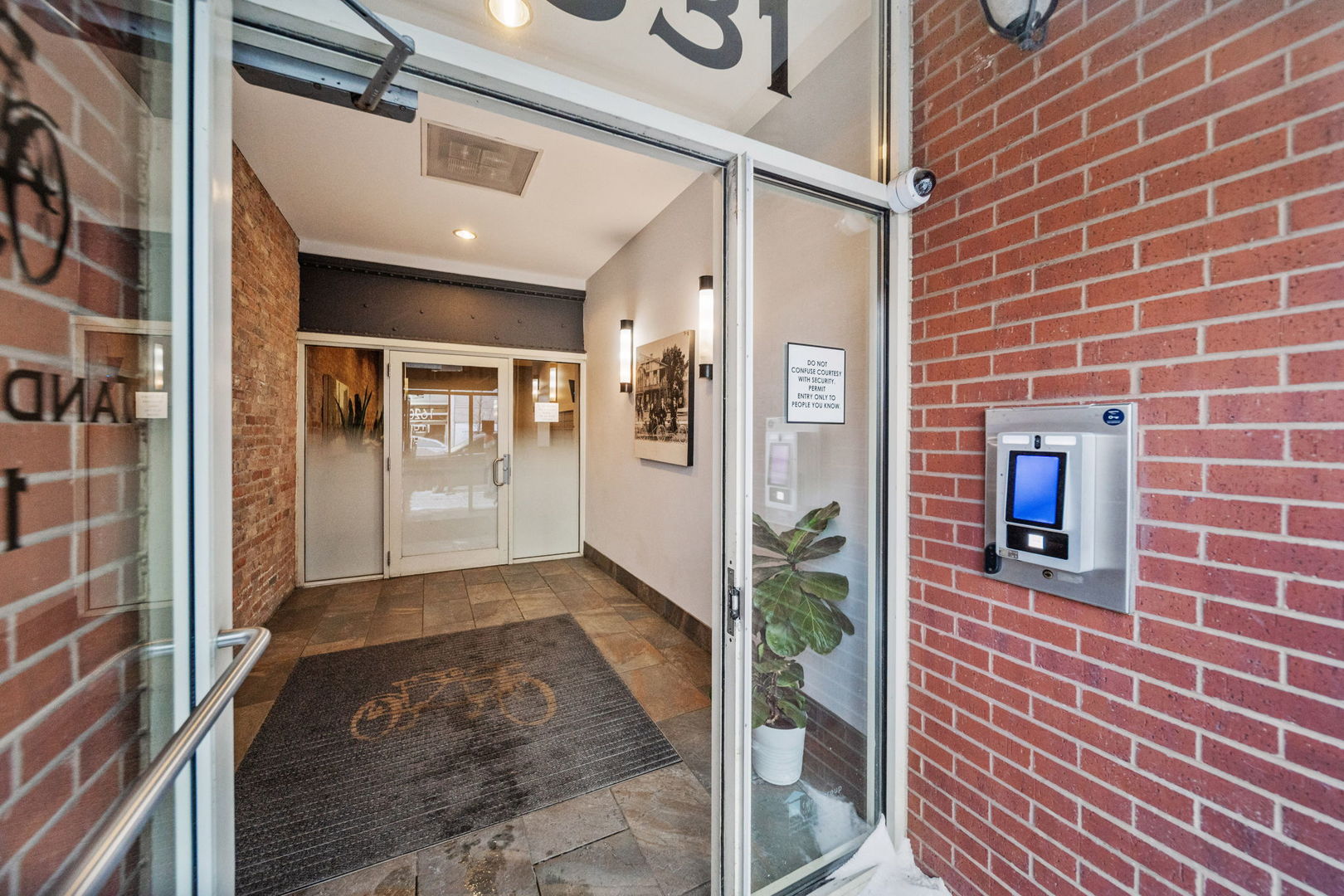 1631 S Michigan Avenue 301