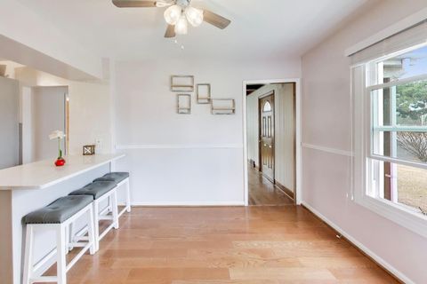 Tiny photo for 1607 W Plainfield Road, La Grange Highlands, IL 60525 (MLS # 12577187)