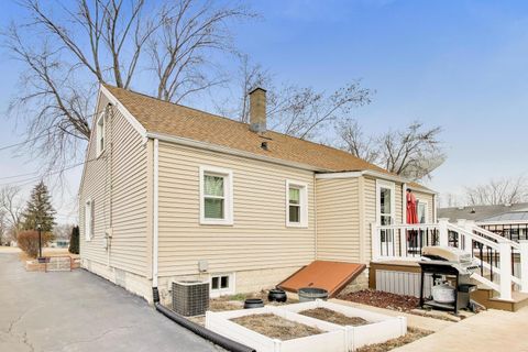 Tiny photo for 1607 W Plainfield Road, La Grange Highlands, IL 60525 (MLS # 12577187)