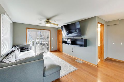 Tiny photo for 1607 W Plainfield Road, La Grange Highlands, IL 60525 (MLS # 12577187)