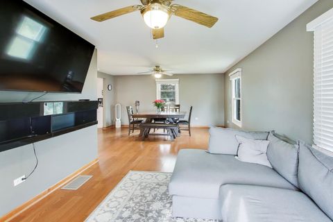 Tiny photo for 1607 W Plainfield Road, La Grange Highlands, IL 60525 (MLS # 12577187)