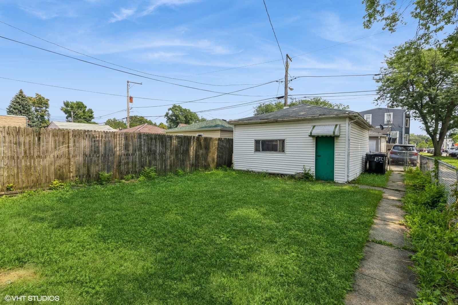 2201 N Lamon Avenue