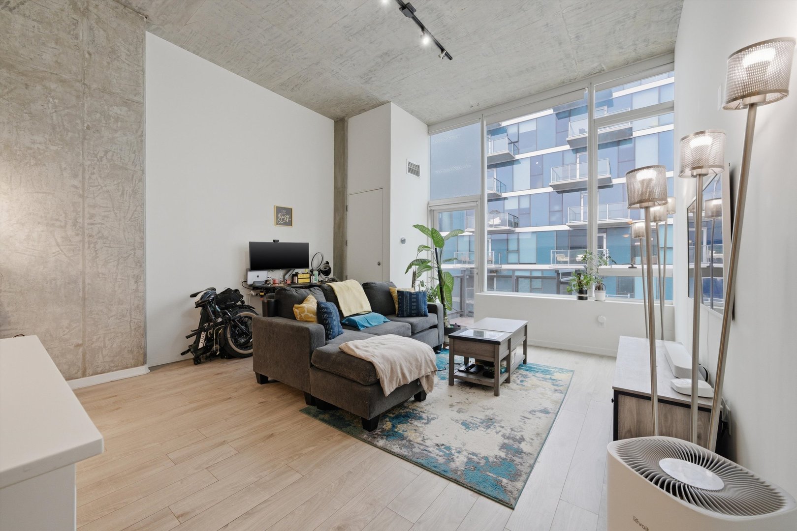 1345 S Wabash Avenue 1607