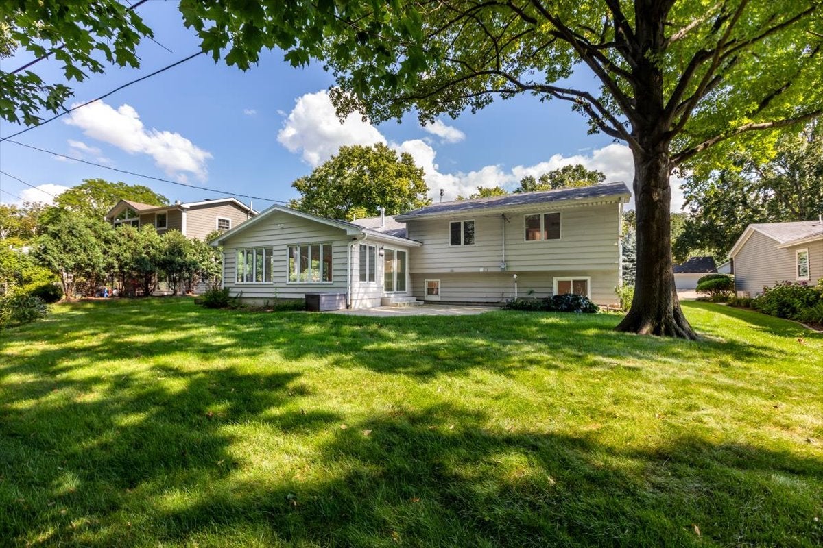 1009 Douglas Avenue