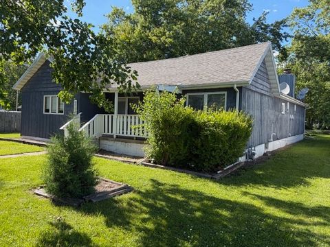 Tiny photo for 416 E Seventh Street, Minonk, IL 61760 (MLS # 12671191)