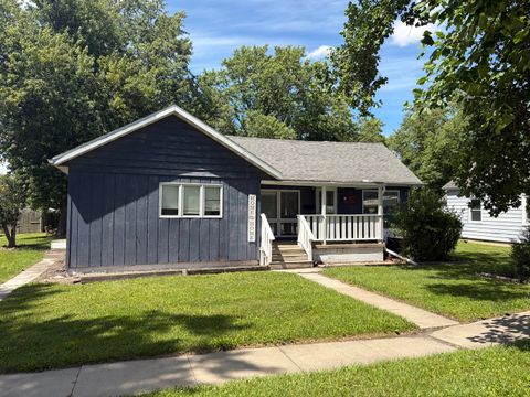 Photo of 416 E Seventh Street, Minonk, IL 61760 (MLS # 12671191)
