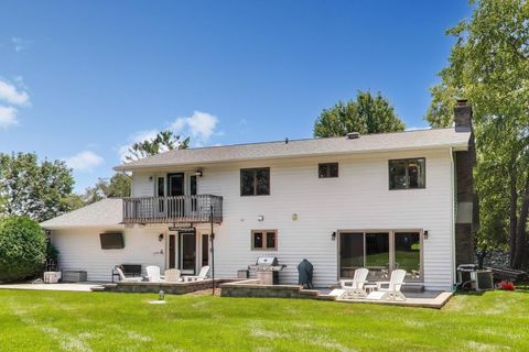 Tiny photo for 1 BIRCH LAKES Drive, Hawthorn Woods, IL 60047 (MLS # 12696373)