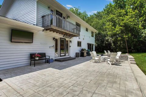 Tiny photo for 1 BIRCH LAKES Drive, Hawthorn Woods, IL 60047 (MLS # 12696373)